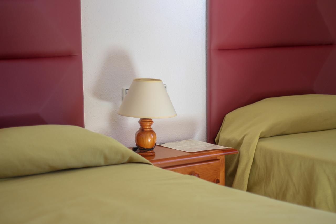Hostal Esperanza Benajarafe Luaran gambar