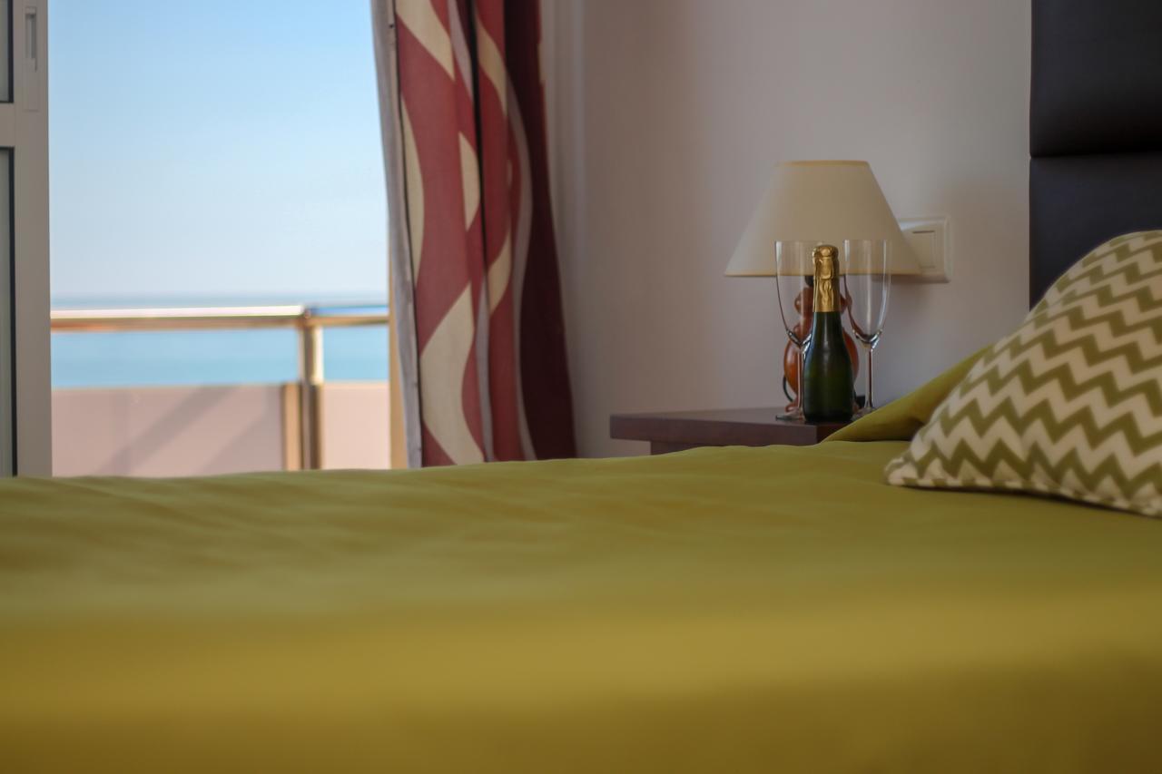 Hostal Esperanza Benajarafe Luaran gambar