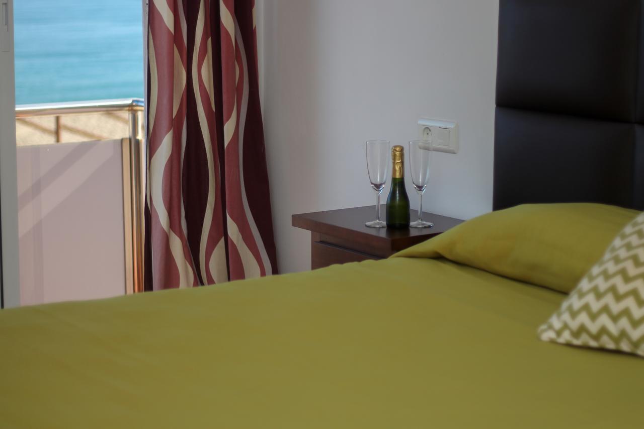 Hostal Esperanza Benajarafe Luaran gambar