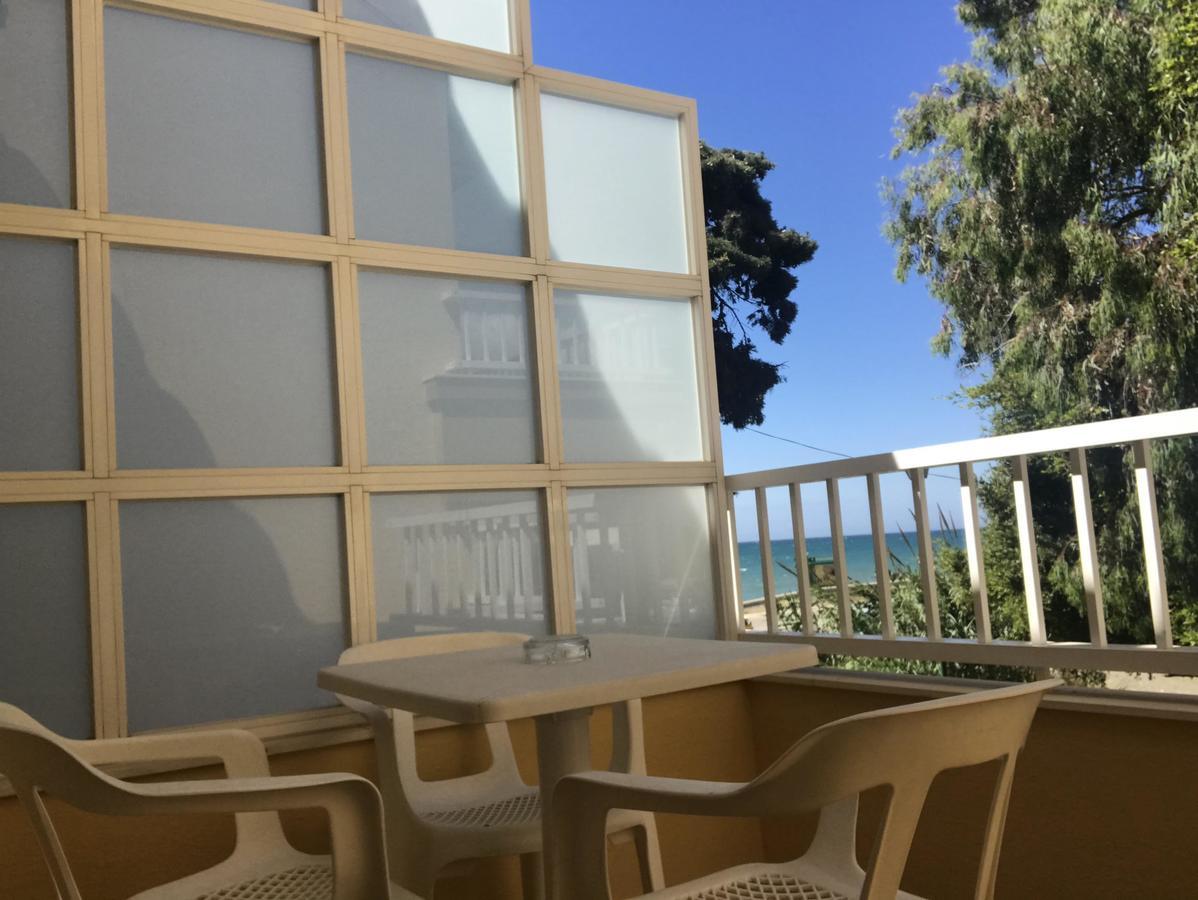 Hostal Esperanza Benajarafe Luaran gambar